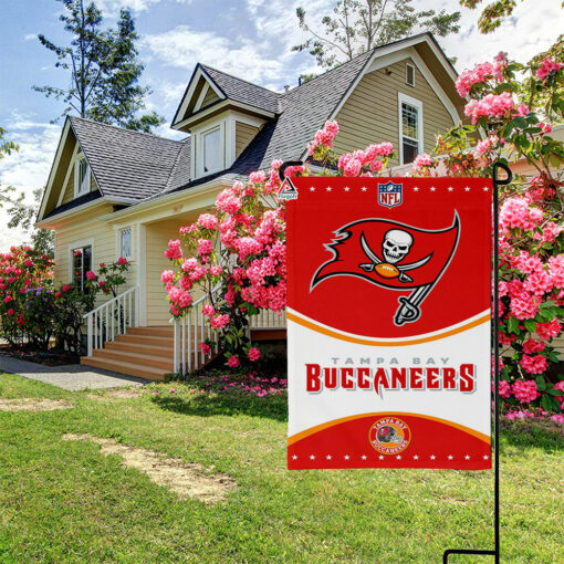 Tampa Bay Buccaneers Football Team Flag, NFL Premium Two-sided Vertical Flag