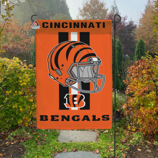 Cincinnati Bengals Helmet Vertical Flag, Bengals NFL Outdoor Flag