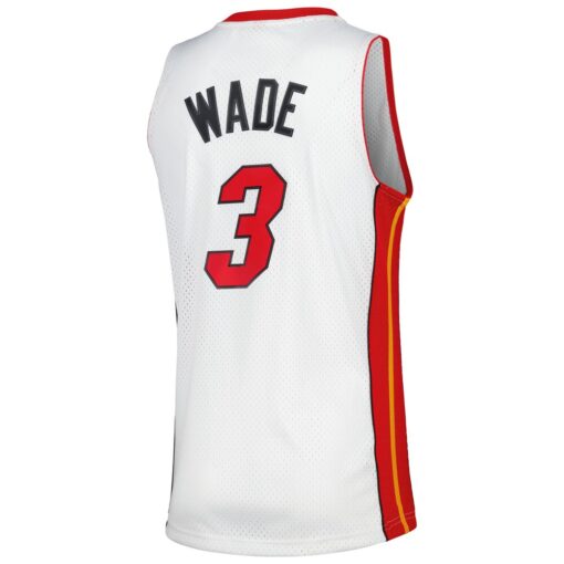 Dwyane Wade Miami Heat Mitchell Ness 2005/06 Hardwood Classics Swingman Jersey – White, Limited Replica Fan Edition