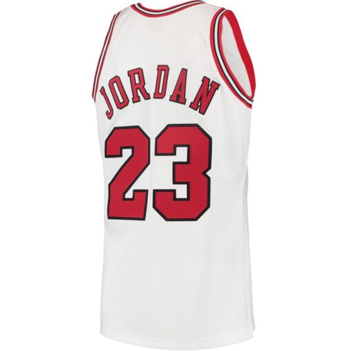Michael Jordan Chicago Bulls Mitchell & Ness 1995 Hardwood Classics Authentic Jersey – White, Limited Replica Fan Edition