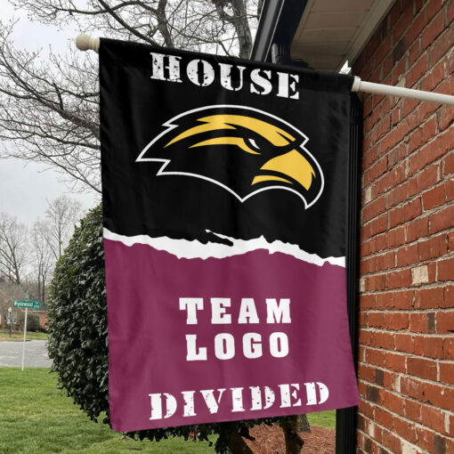 Southern Mississippi Golden Eagles vs Custom Team House Divided Flag, College Custom Flag