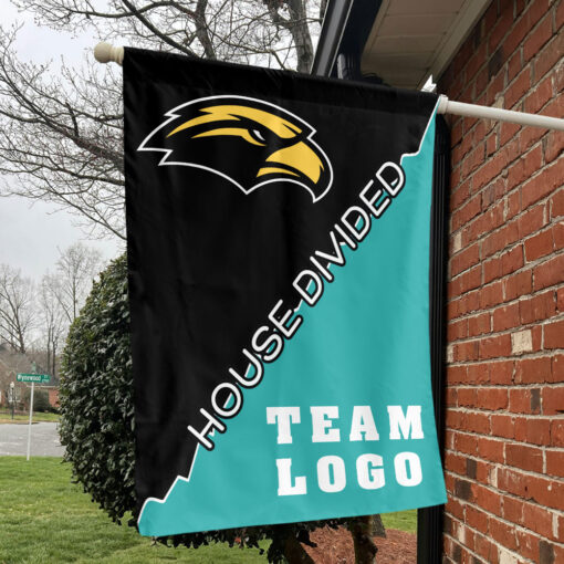 Southern Mississippi Golden Eagles vs Custom Team House Divided Flag, NCAA Custom Flag