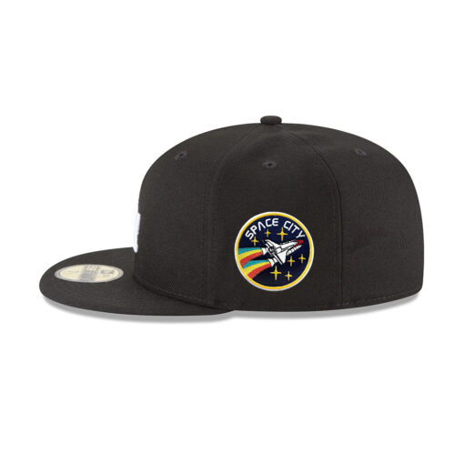 Los Angeles Dodgers Back-to-Back Champions Circle Fitted Cap in Black