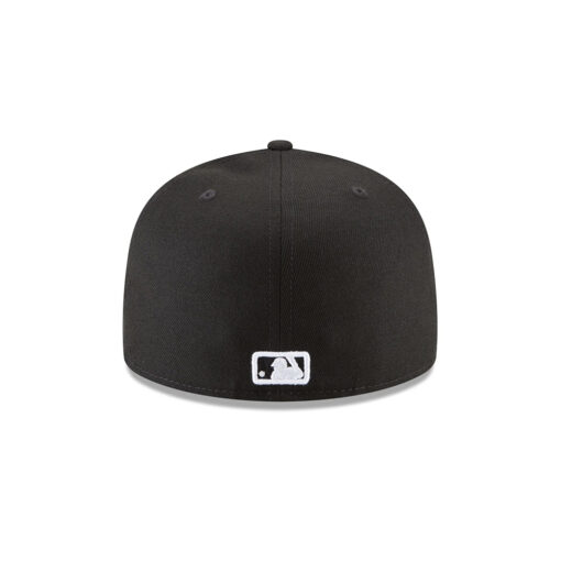 Los Angeles Dodgers Back-to-Back Champions Circle Fitted Cap in Black