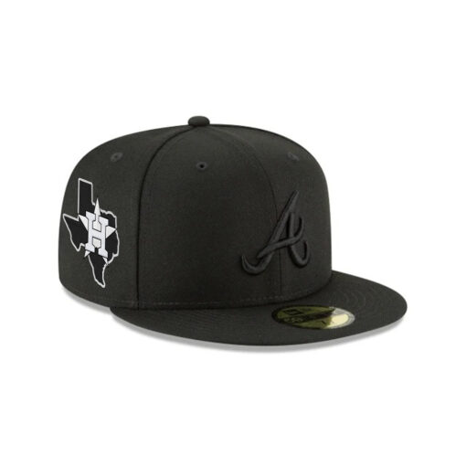 Atlanta Braves Blackout Core Fitted Cap in Black