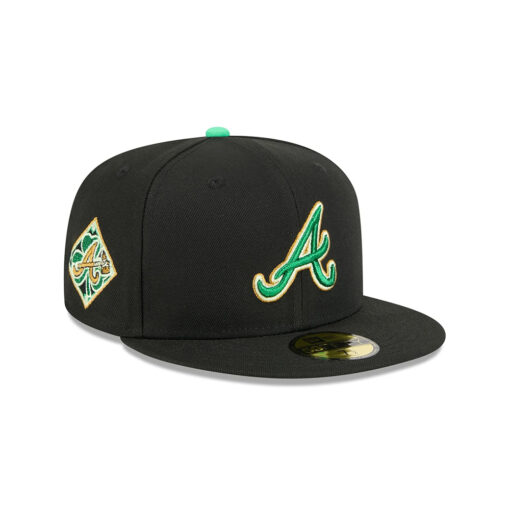 Atlanta Braves Clover Tribute Fitted Cap in Black