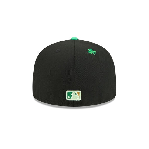 Atlanta Braves Clover Tribute Fitted Cap in Black