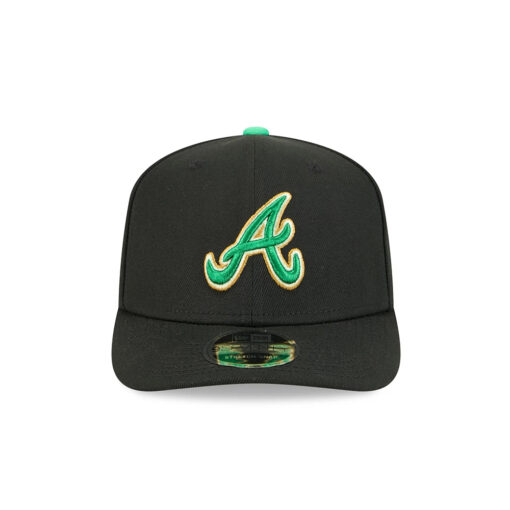 Atlanta Braves Clover Tribute Stretch-Snap in Black