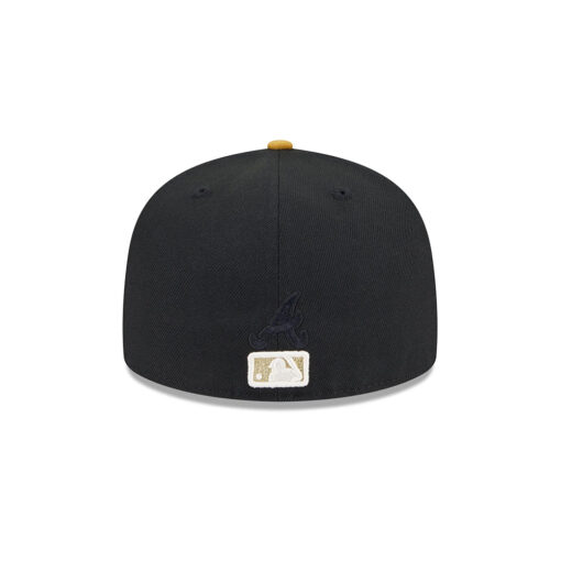 Atlanta Braves Metallic Logo Fitted Cap in Gold
