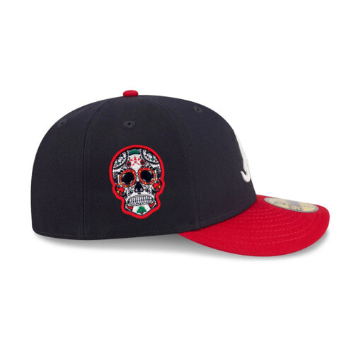 Atlanta Braves Pre-Curve Fitted Cap in Black Red