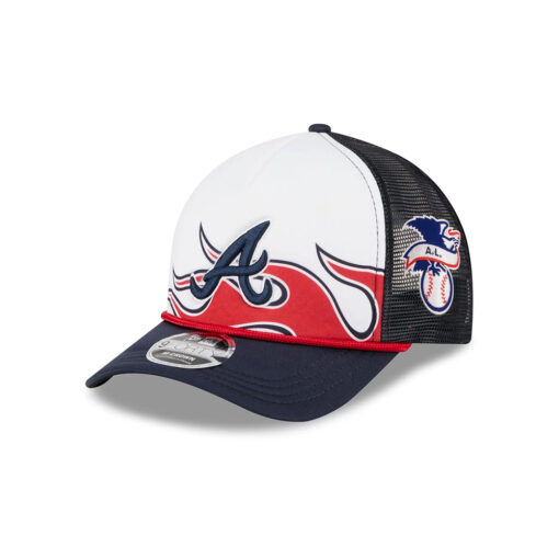 Atlanta Braves Racing Stripe M-Crown Trucker Cap in White