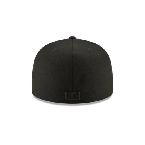 Chicago Cubs Blackout Core Fitted Cap