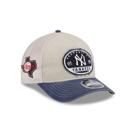 New York Yankees Frayed-Edge M-Crown Mesh Trucker Cap