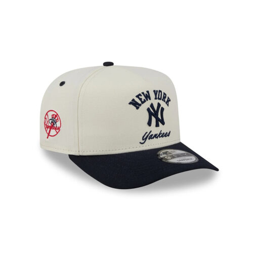 New York Yankees Heritage Arch A-Frame Snapback Cap in Chrome White