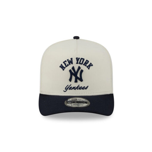 New York Yankees Heritage Arch A-Frame Snapback Cap in Chrome White
