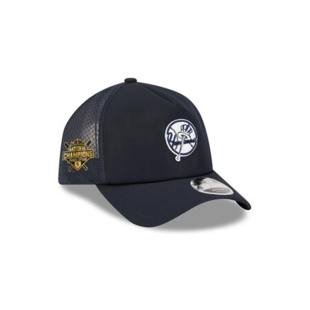New York Yankees Practice-Day Circle Mesh Trucker Cap in Navy