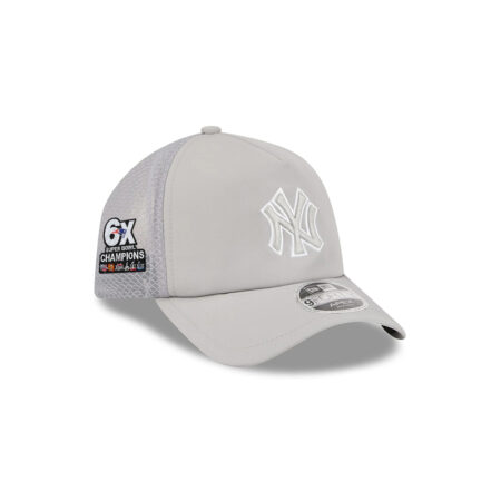 New York Yankees Practice-Day Mesh Trucker Cap in Gray