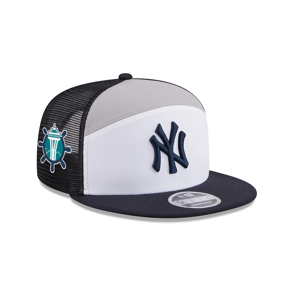 New York Yankees Split-Crown Mesh Trucker Cap New York Yankees Split-Crown Mesh Trucker Cap