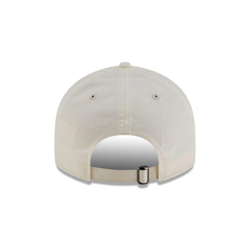 New York Yankees Streetwear Retro Crown Strapback Cap in Chrome White New York Yankees Streetwear Retro Crown Strapback Cap in Chrome White