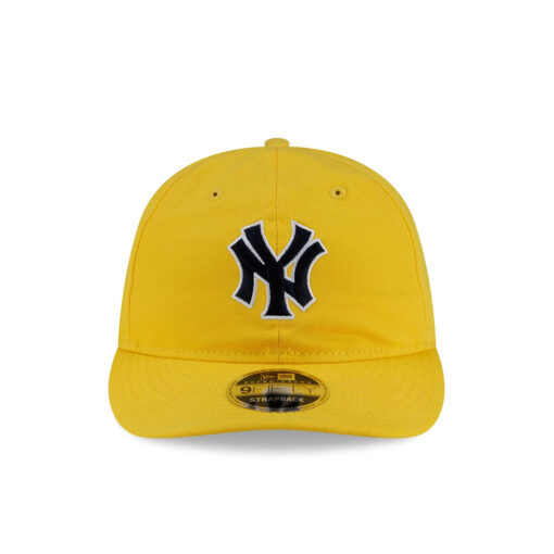 New York Yankees Streetwear Retro Crown Strapback Cap in Yellow New York Yankees Streetwear Retro Crown Strapback Cap in Yellow