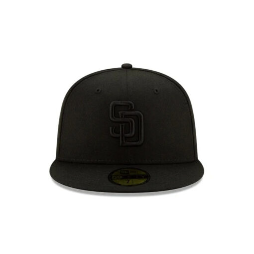 San Diego Padres Blackout Core Fitted Cap in Black