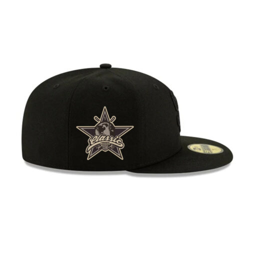 San Diego Padres Blackout Core Fitted Cap in Black
