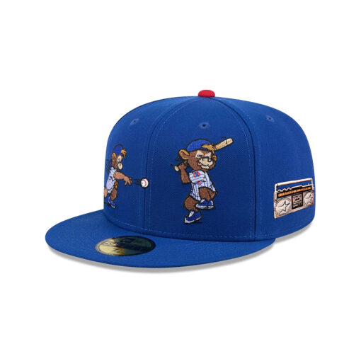 Chicago Cubs Bear Mascot Fitted Cap in Blue