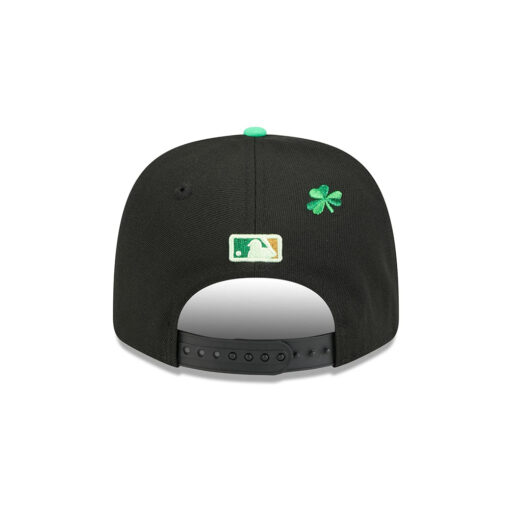 Chicago Cubs Clover Fan Stretch-Snap Cap in Black Chicago Cubs Clover Fan Stretch-Snap Cap in Black
