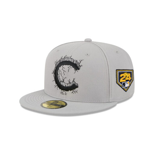 Chicago Cubs Cracked Cement Fitted Cap in Gray Chicago Cubs Cracked Cement Fitted Cap in Gray