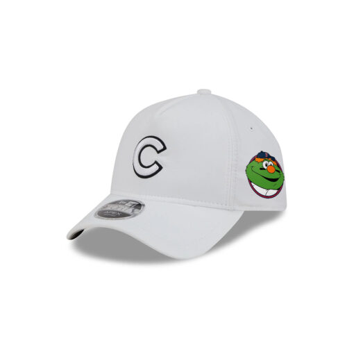 Chicago Cubs Performance Snapback Cap in White