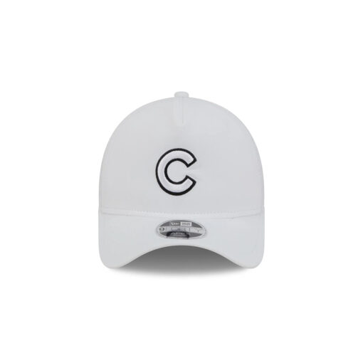 Chicago Cubs Performance Snapback Cap in White
