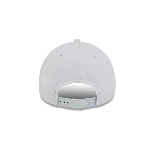 Chicago Cubs Performance Snapback Cap in White