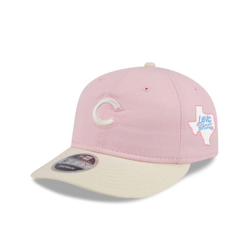 Chicago Cubs Retro Fan Snapback Cap in Light Pink