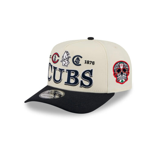Chicago Cubs Triple Mark Snapback Cap in Chrome White