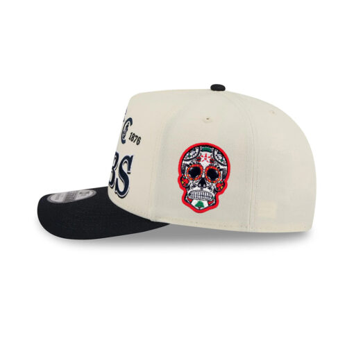 Chicago Cubs Triple Mark Snapback Cap in Chrome White