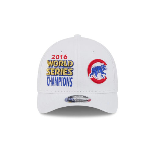 Chicago Cubs Trophy Wordmark M-Crown Snapback in White Chicago Cubs Trophy Wordmark M-Crown Snapback in White