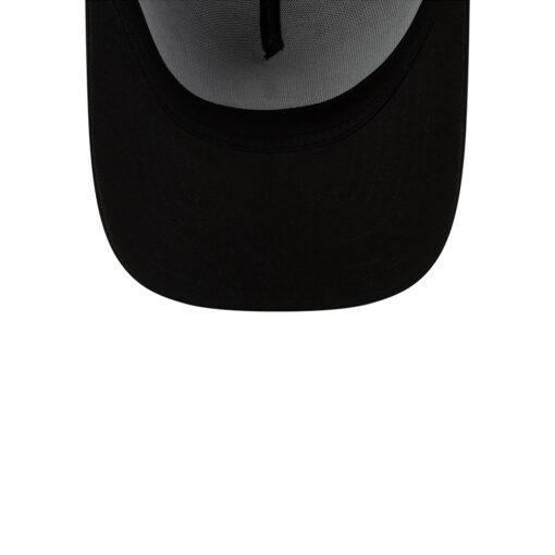 Chicago Cubs Upside Down Street Snapback Cap in Black