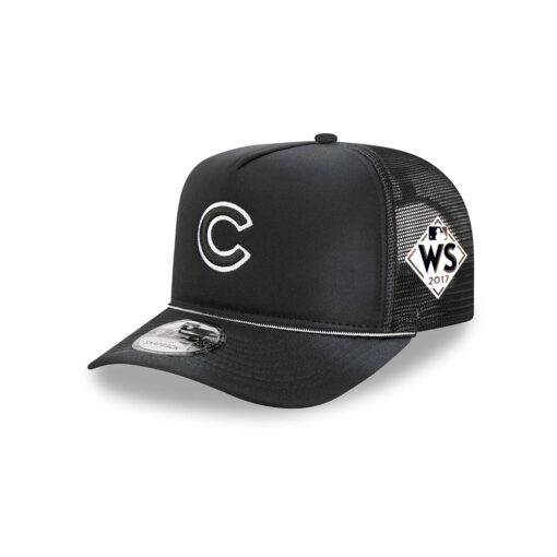 Chicago Cubs Washed Fan Trucker Cap in Black