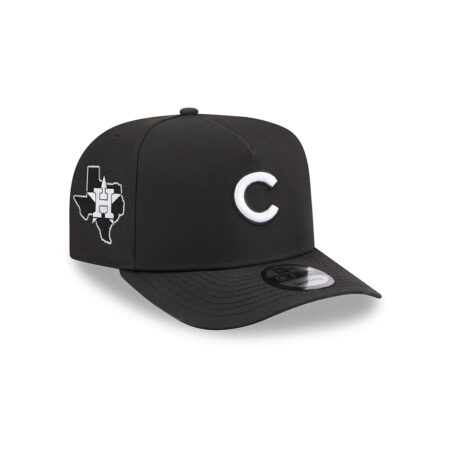 Chicago Cubs Weather-Ready Snapback Cap in Black