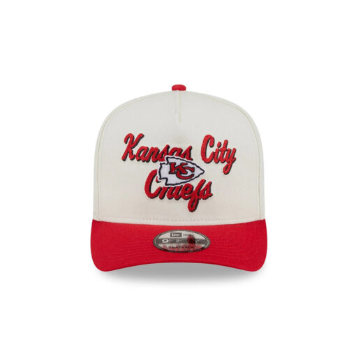 Kansas City Chiefs Chain Script Side Patch Snapback Cap in Cream Red