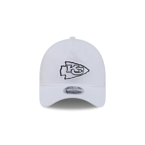 Kansas City Chiefs Clean Game Day Snapback Cap in White