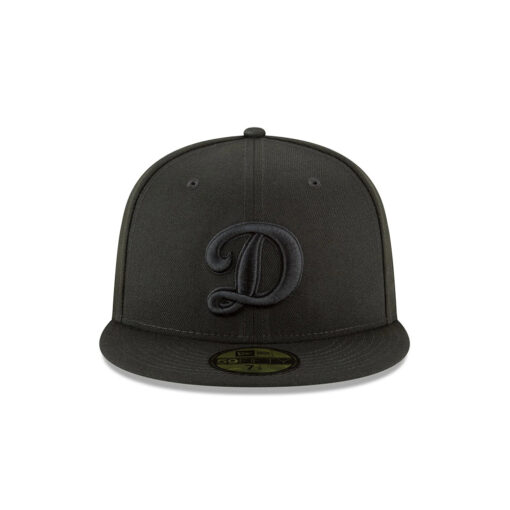 Los Angeles Dodgers Blackout Alt Champions Fitted Cap in Black
