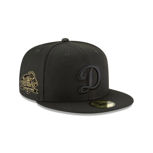 Los Angeles Dodgers Blackout Alt Champions Fitted Cap in Black