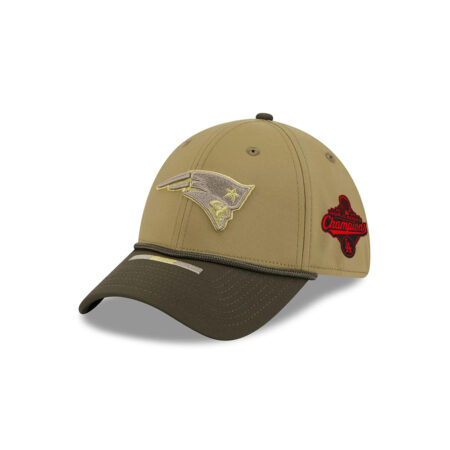 New England Patriots 2025 Salute to Service Stretch-Fit Cap