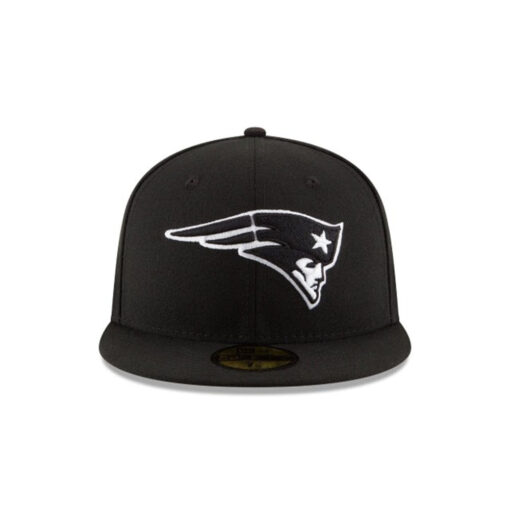 New England Patriots Black and White Fitted Cap in Black and White