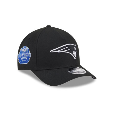 New England Patriots Black and White Snapback Cap in Black and White