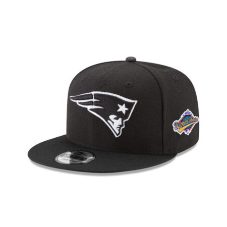 New England Patriots Black and White Snapback Cap in Black and White