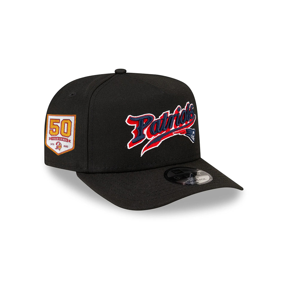 New England Patriots Born x Raised Script Snapback Cap in Black New England Patriots Born x Raised Script Snapback Cap in Black
