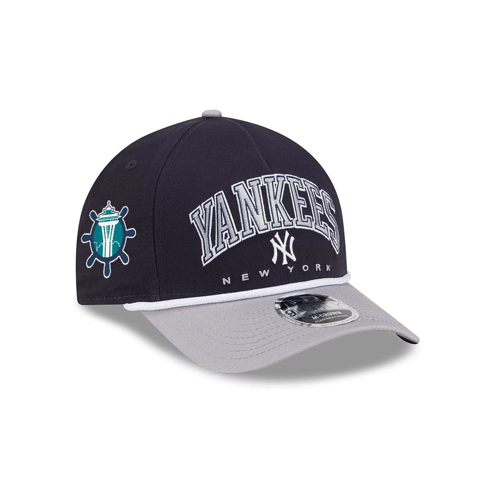 New York Yankees Arch Logo Snapback in Black New York Yankees Arch Logo Snapback in Black