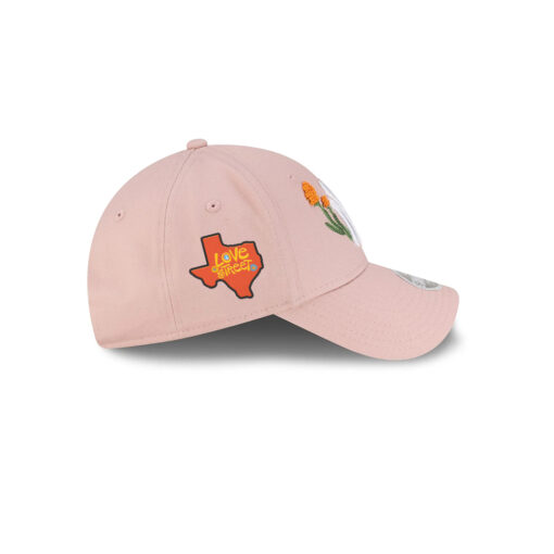 New York Yankees Beaded Floral Women’s Adjustable Cap in Pastel Pink New York Yankees Beaded Floral Women’s Adjustable Cap in Pastel Pink